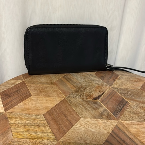 Nautica Black Long Wallet with Wrist Strap and Classic Design - Picture 8 of 8